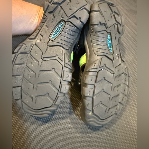 Keen Women's Multicolor Strap Sandals - Picture 4 of 4